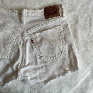 Levi’s 501 White Denim Shorts Size W28